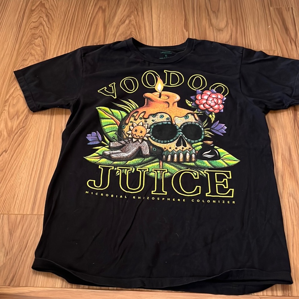 graphic tee